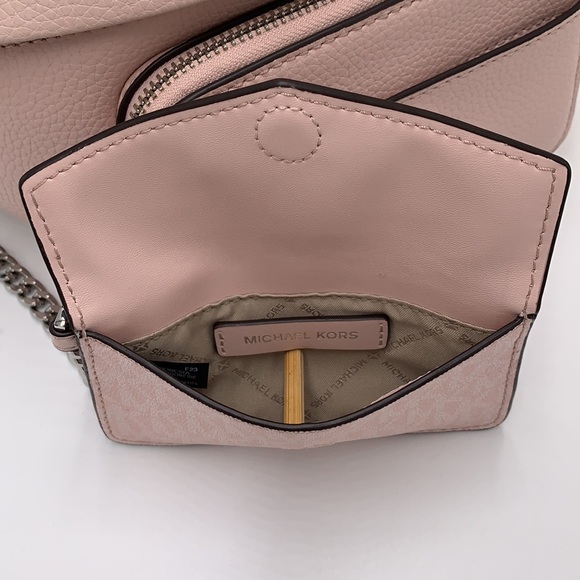 MICHAEL KORS
Maisie Large Pebbled Leather 2-in-1 Waistpack Fannypack Crossbody - Picture 8 of 16